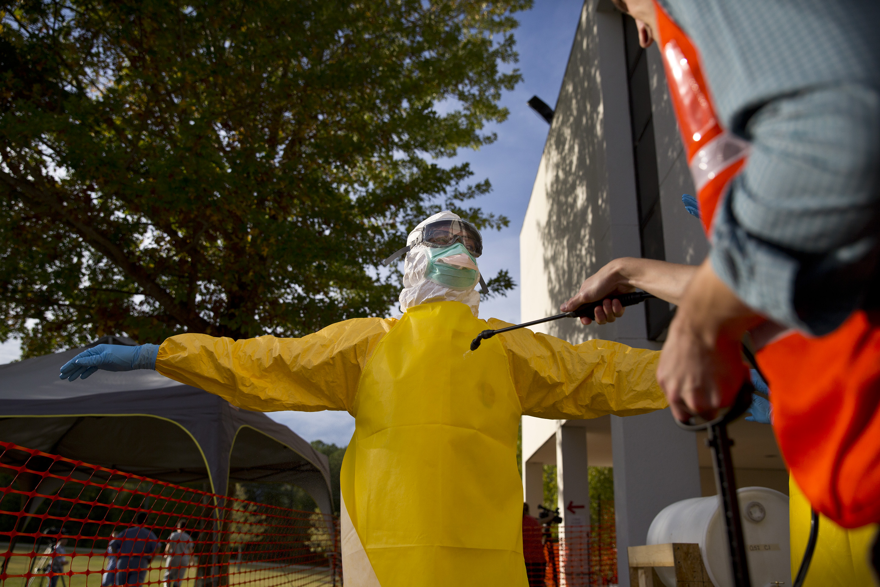 Newsela | PRO/CON: Has the White House performed poorly during Ebola crisis?